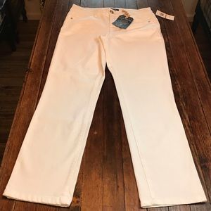 DEMOCRACY CORE ESSENTIAL WHITE STRAIGHT LEG JEANS - NWT